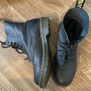 Women's Size 9 Dr Martens